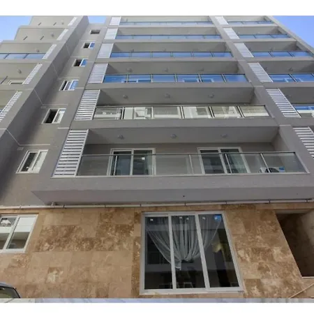 Apartamento Modern Comfort By The Coast 2 Bedroom Gem - By Hostmt *