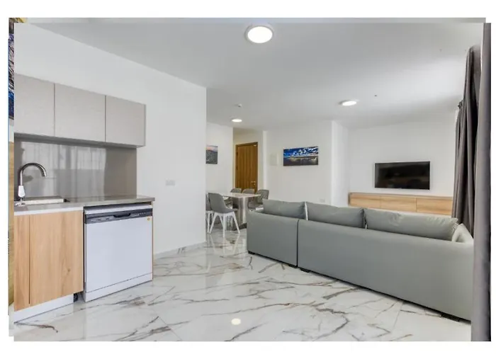 公寓 Modern Comfort By The Coast 2 Bedroom Gem - By Hostmt