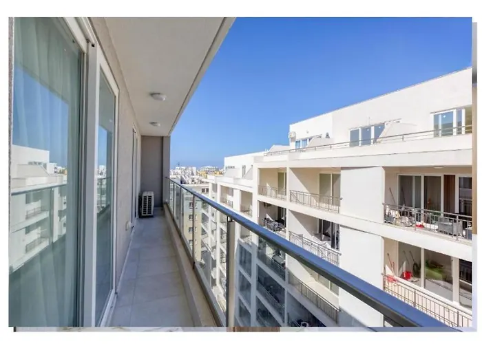 公寓 Modern Comfort By The Coast 2 Bedroom Gem - By Hostmt *