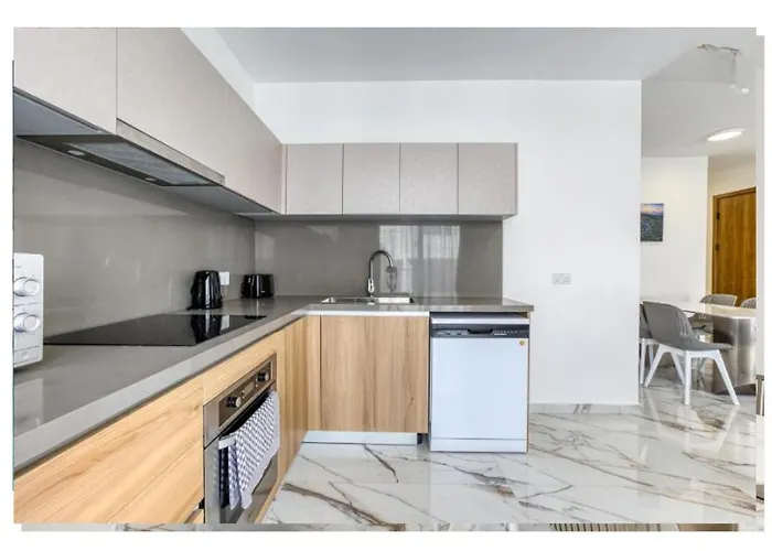 公寓 Modern Comfort By The Coast 2 Bedroom Gem - By Hostmt 圣保罗湾城